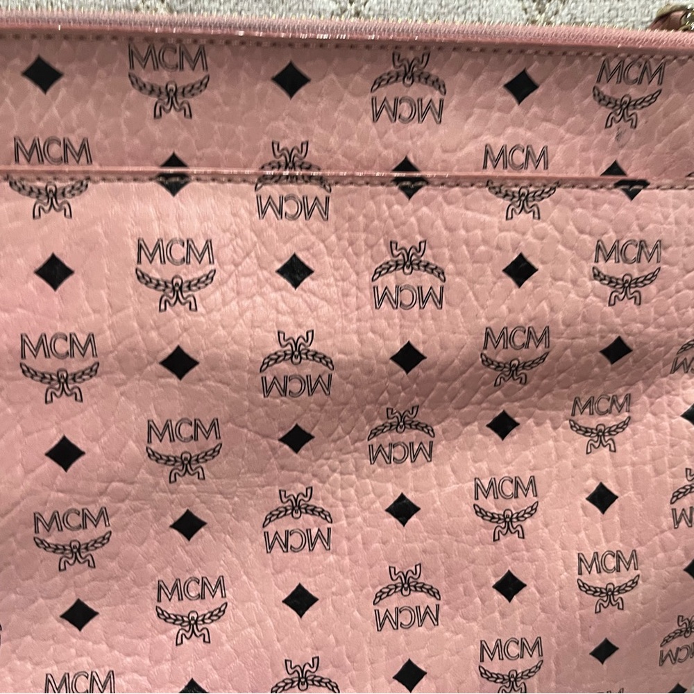 MCM Visetos crossbody or clutch bag 11x8 in pink excellent condition - Picture 7 of 10